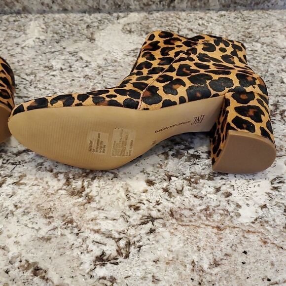 Floriann Bootie Size 9 1/2 M NWT - Picture 5 of 14